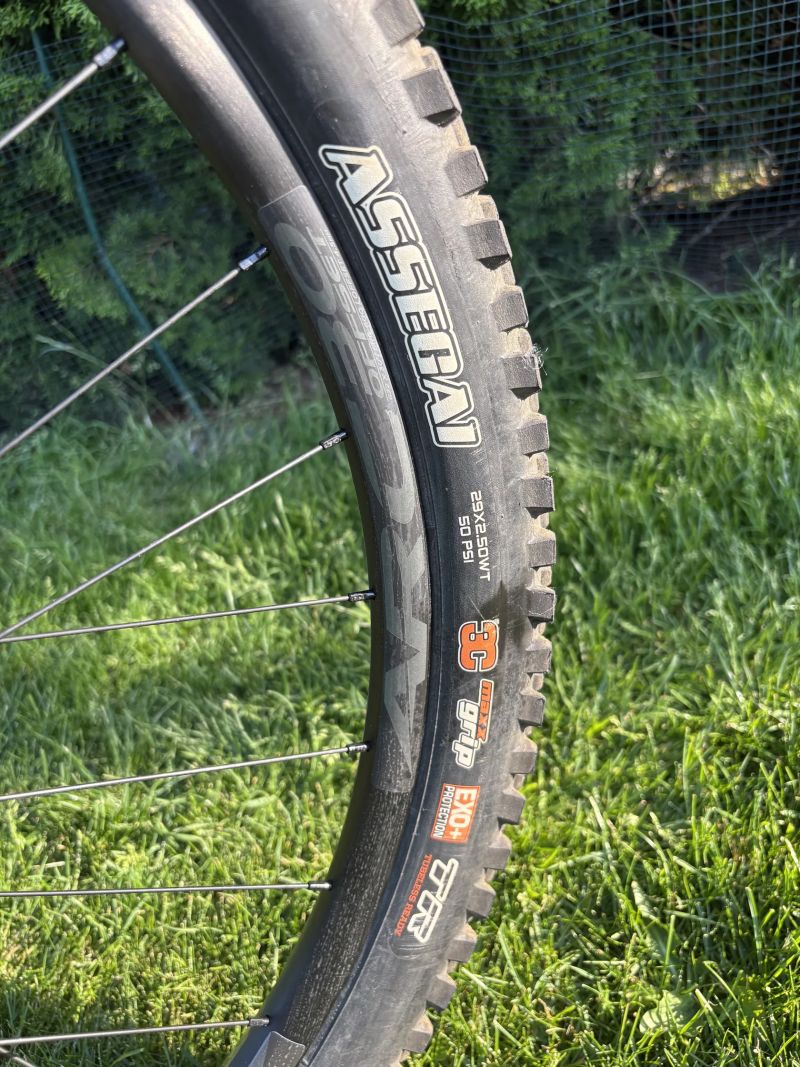 Santa Cruz Nomad 6 C S MX Ohlins Saint