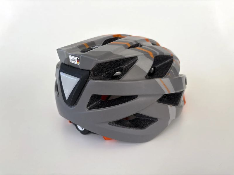 Predám cyklistickú prilbu UVEX Air Wing CC, v. 52-57cm (S)