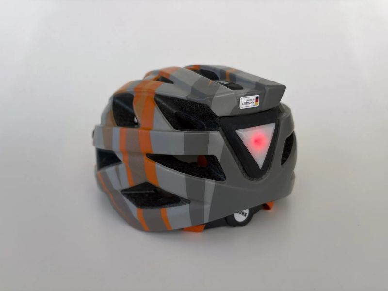 Predám cyklistickú prilbu UVEX Air Wing CC, v. 52-57cm (S)
