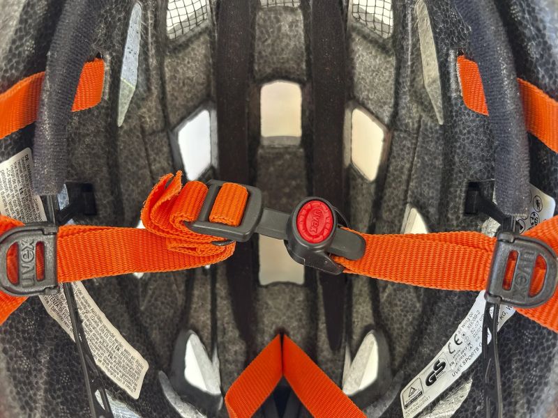 Predám cyklistickú prilbu UVEX Air Wing CC, v. 52-57cm (S)