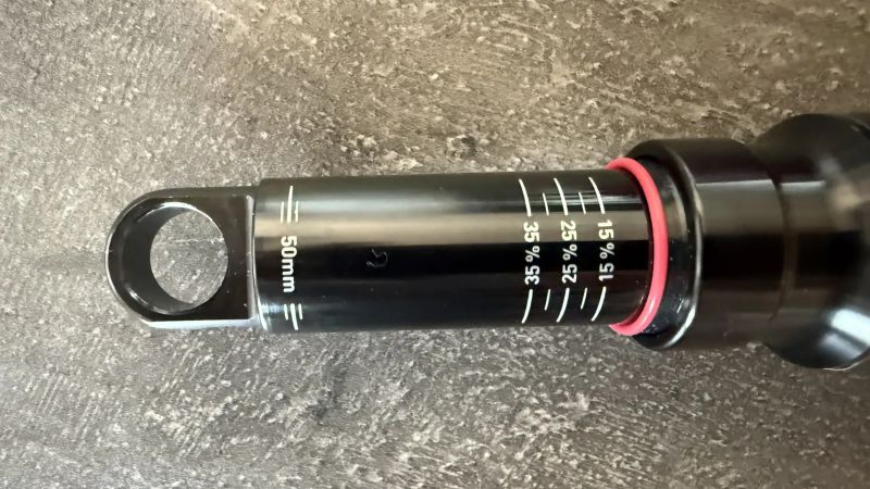 Zadní tlumič RockShox SIDLuxe Ultimate 2P Remote OutPull SoloAir 210x50