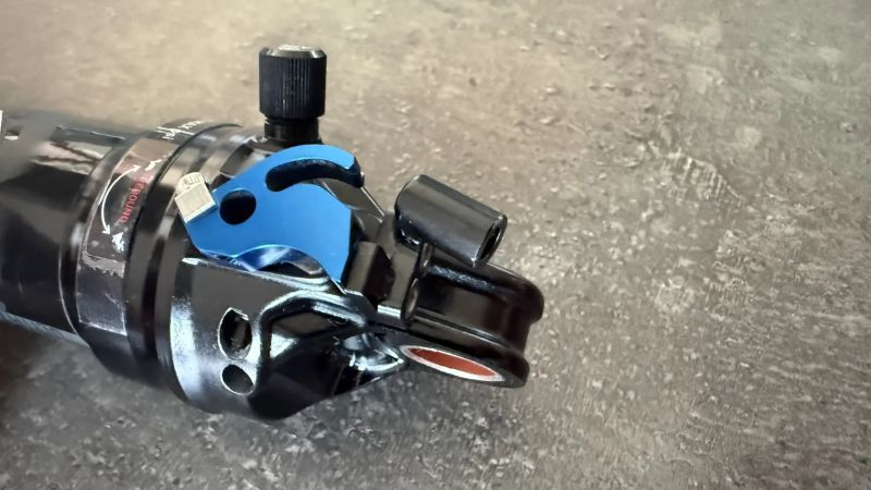 Zadní tlumič RockShox SIDLuxe Ultimate 2P Remote OutPull SoloAir 210x50