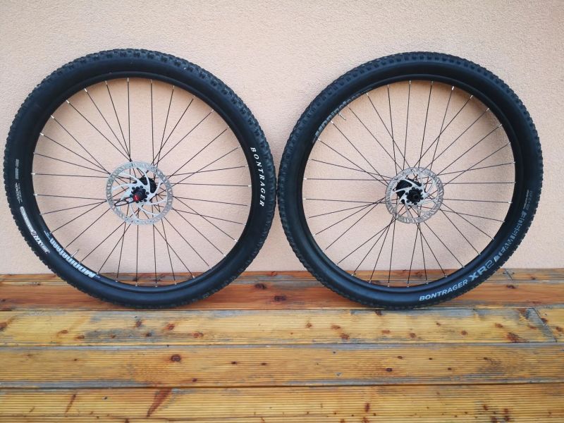 Zapletená kola DT Swiss 350 (Praxis Works)