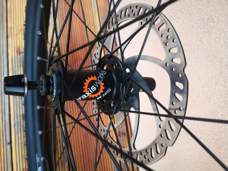 Zapletená kola DT Swiss 350 (Praxis Works)