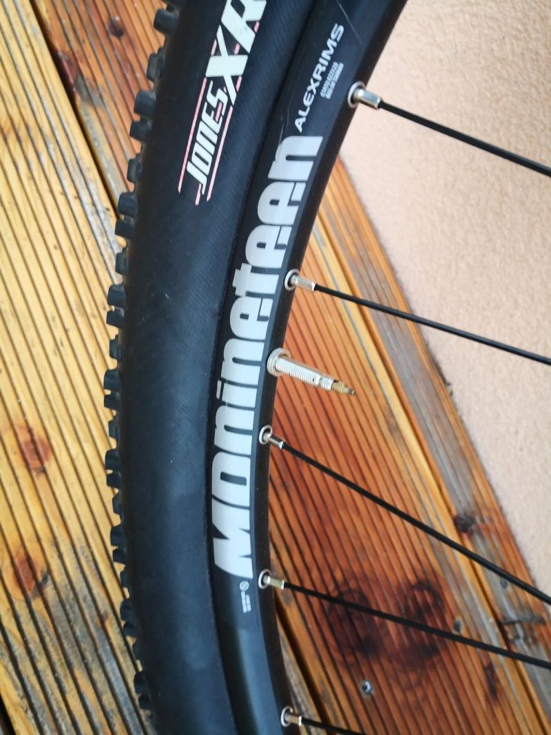 Zapletená kola DT Swiss 350 (Praxis Works)