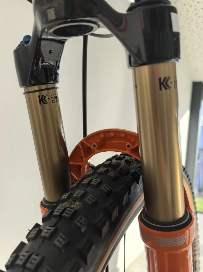 Canyon Lux trail CF9 Emily Batty edition