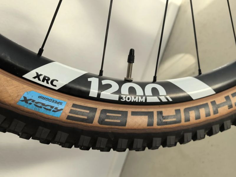 Canyon Lux trail CF9 Emily Batty edition