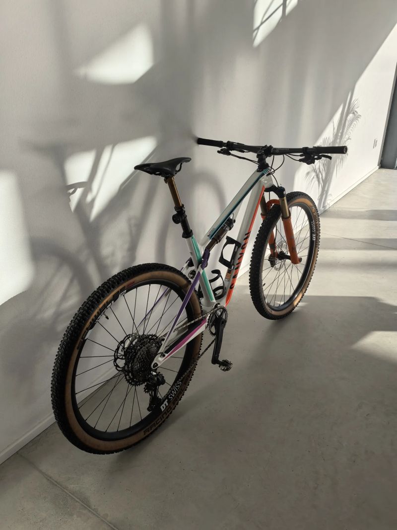 Canyon Lux trail CF9 Emily Batty edition