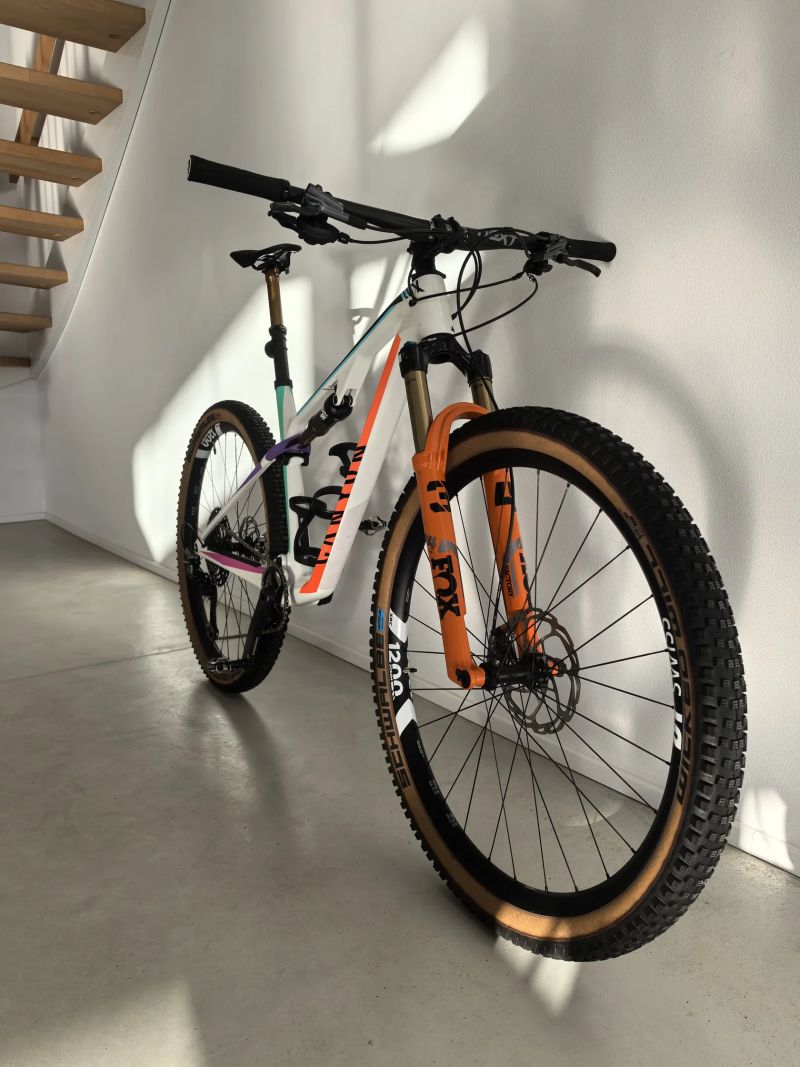 Canyon Lux trail CF9 Emily Batty edition
