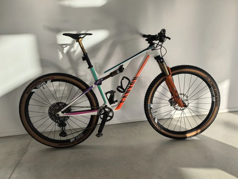 Canyon Lux trail CF9 Emily Batty edition