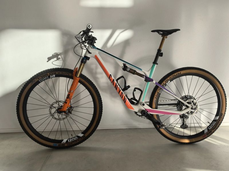Canyon Lux trail CF9 Emily Batty edition