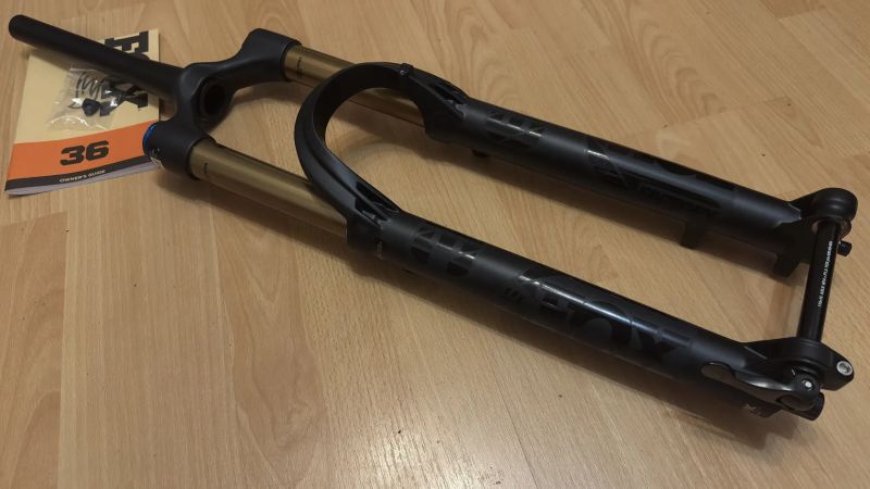 Fox 36 Factory Grip X 2025 - NOVÁ