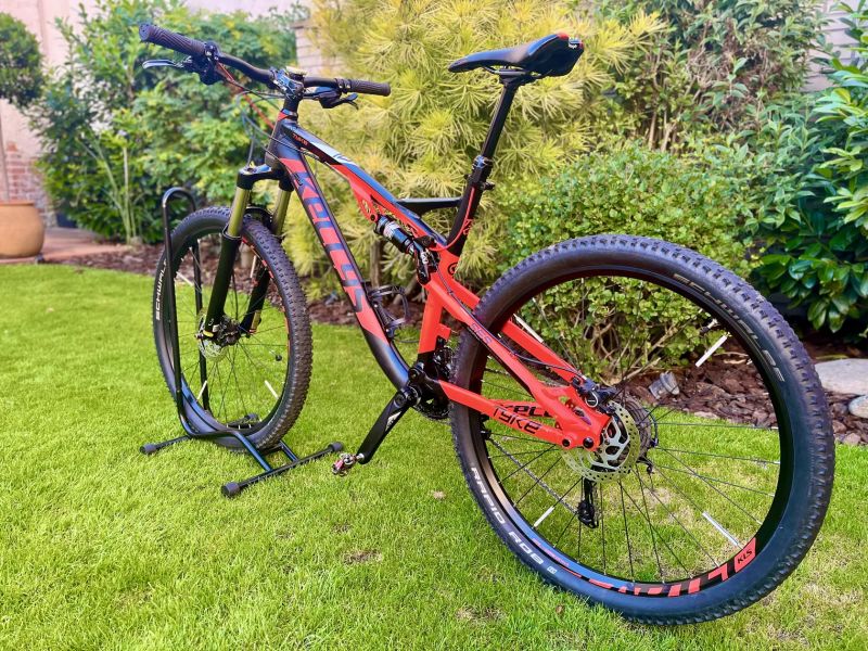Celoodpružené MTB kolo Kellys Tyke 10 27.5, vel.M