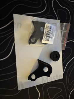 Patky Mondraker M068