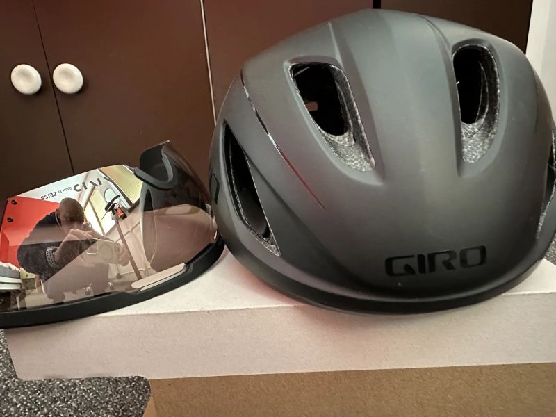 Cyklistická prilba Giro Vanquish Integrated Mips