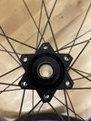 29” KARBONOVÁ KOLA DT SWISS XMC 1501 XD V DOKONALÉM STAVU