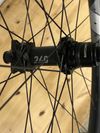 29” KARBONOVÁ KOLA DT SWISS XMC 1501 XD V DOKONALÉM STAVU