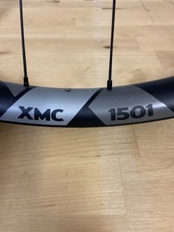 29” KARBONOVÁ KOLA DT SWISS XMC 1501 XD V DOKONALÉM STAVU