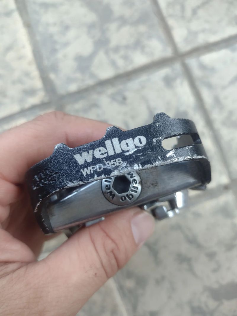 Pedály nášlapné WellGo WPD-95B - výborný stav