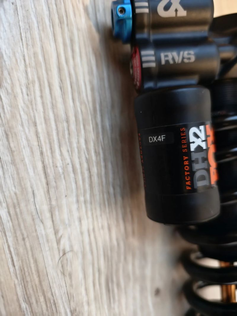 Fox DHX2 Trunnion 205x65mm + dvě pružiny