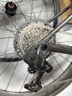 Sram 1x13 rival xplr 10-46 kazeta 