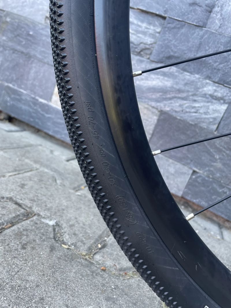 Gravel Cube Nuroad pro - M rám