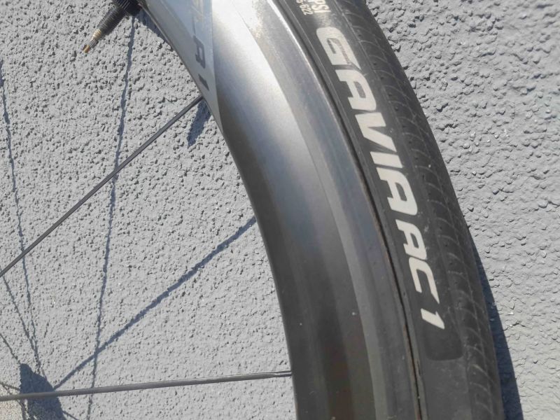 = pár zapletených kol Giant SLR1 40 =