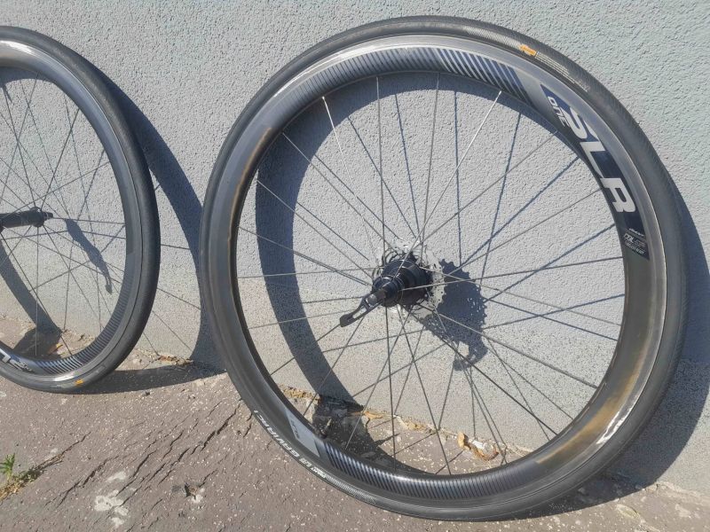 = pár zapletených kol Giant SLR1 40 =