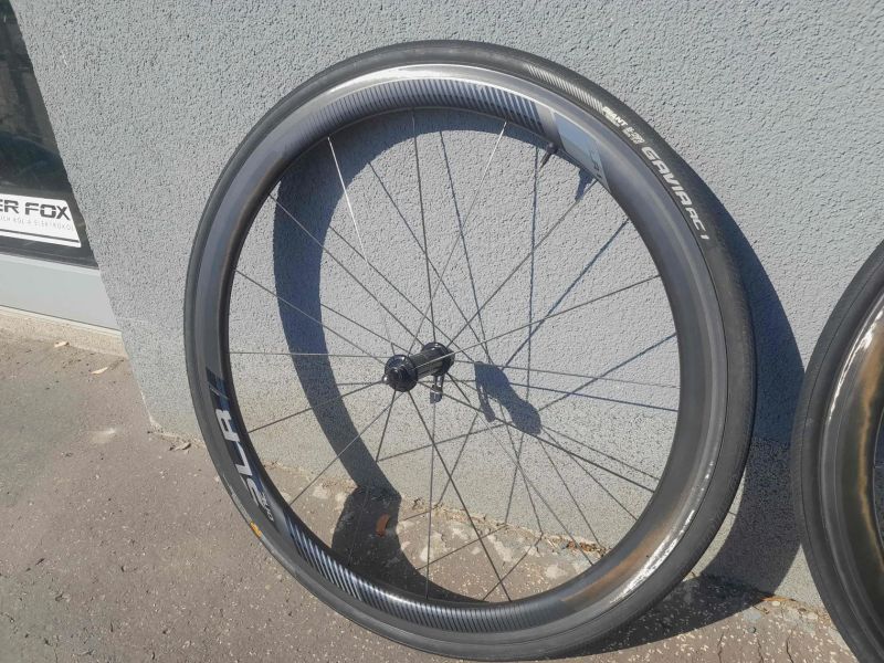 = pár zapletených kol Giant SLR1 40 =