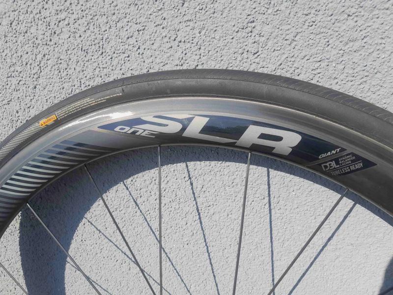 = pár zapletených kol Giant SLR1 40 =