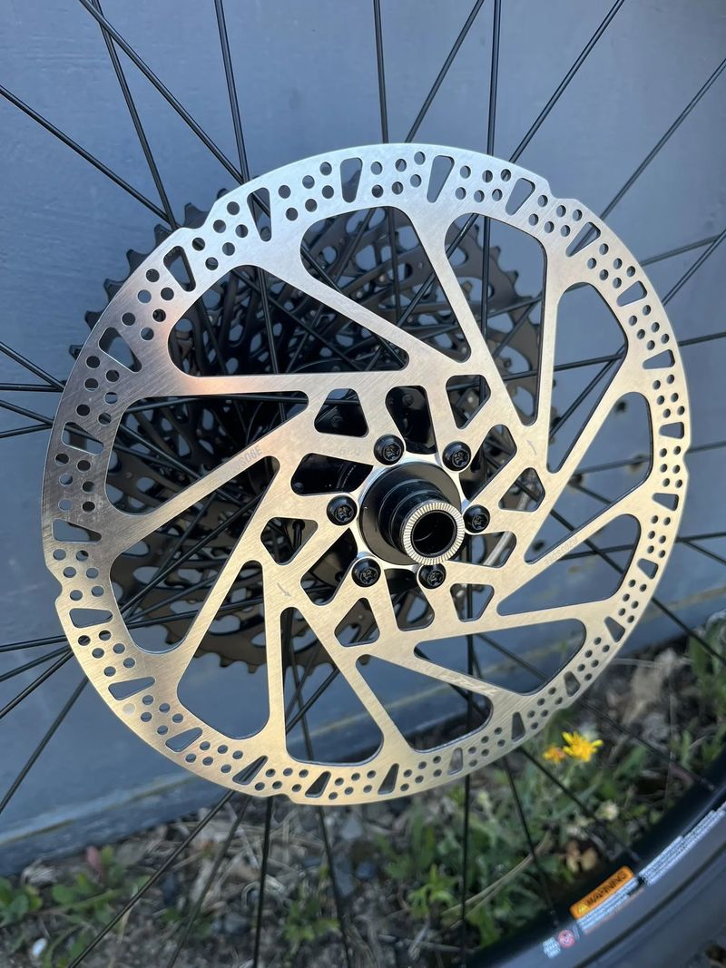NOVÁ zapletená kola WTB ST Tough i30 TCS 2.0 mullet (29"/27,5"), XD ořech