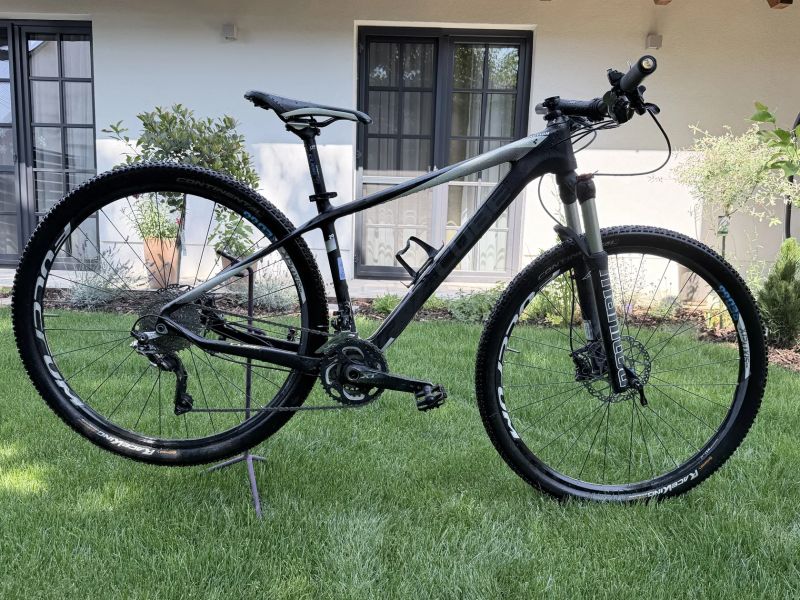 Cube Reaction Carbon 17”