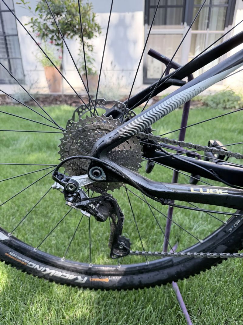 Cube Reaction Carbon 17”
