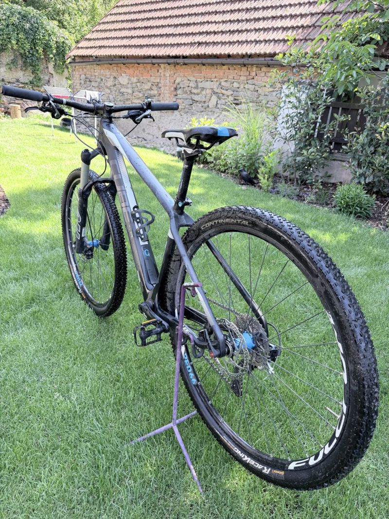 Cube Reaction Carbon 17”