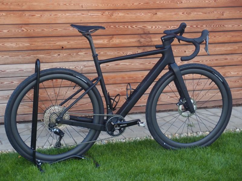 Carbon Gravel Custom 2026, GRX 810 1x11, M/L (175-185cm), 8,4kg, kazeta ZTTO ultralight 11-46