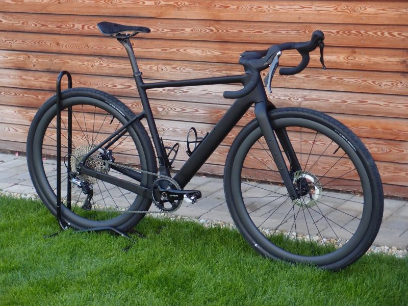 Carbon Gravel Custom 2026, GRX 810 1x11, M/L (175-185cm), 8,4kg, kazeta ZTTO ultralight 11-46
