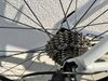 Silniční kolo GT GTR Series 2 na Shimano 105 (vel. 53 = na cca 180 cm) + cyklotrenažér zdarma