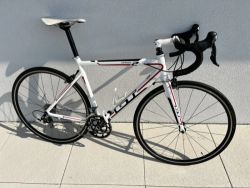 Silniční kolo GT GTR Series 2 na Shimano 105 + cyklotrenažér zdarma