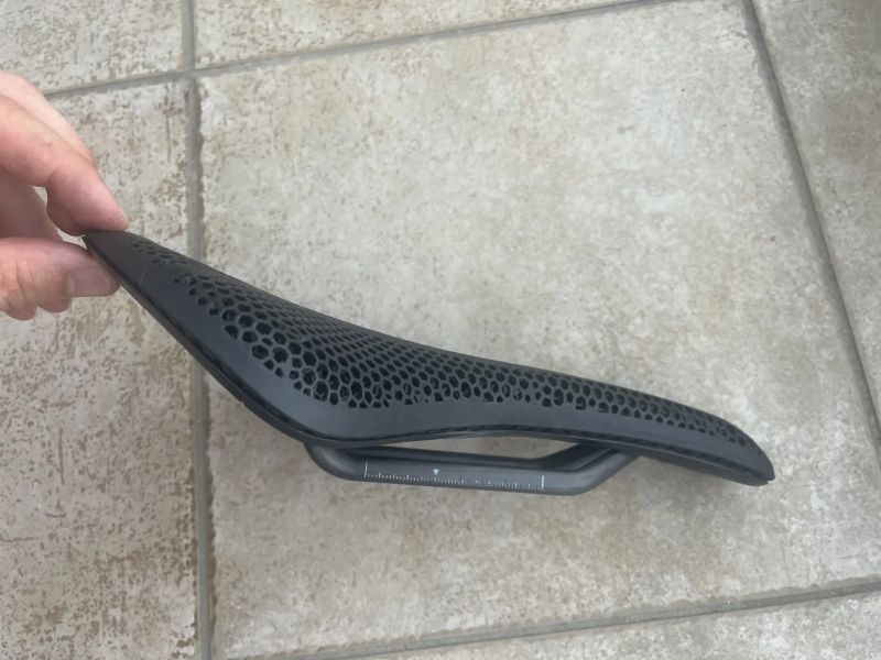 Fizik Tempo Aliante R1 Adaptive, 145mm, zánovní