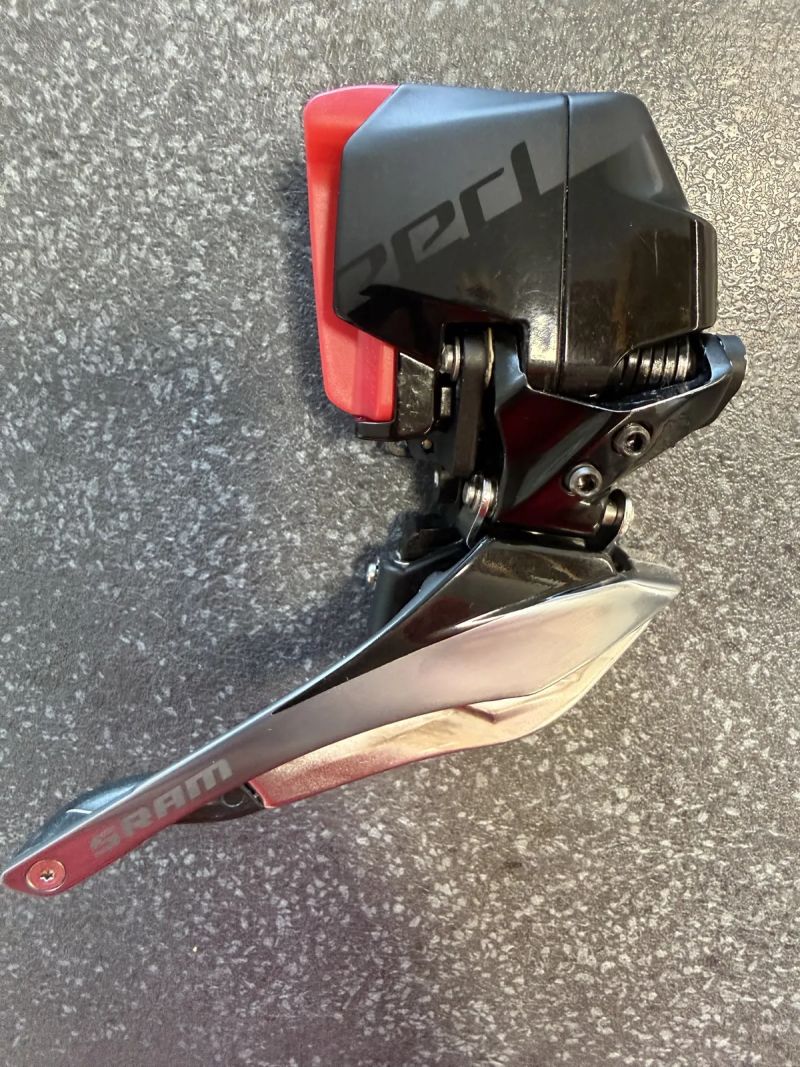 SRAM RED eTap AXS přesmykač 2×12 – vadný / na díly