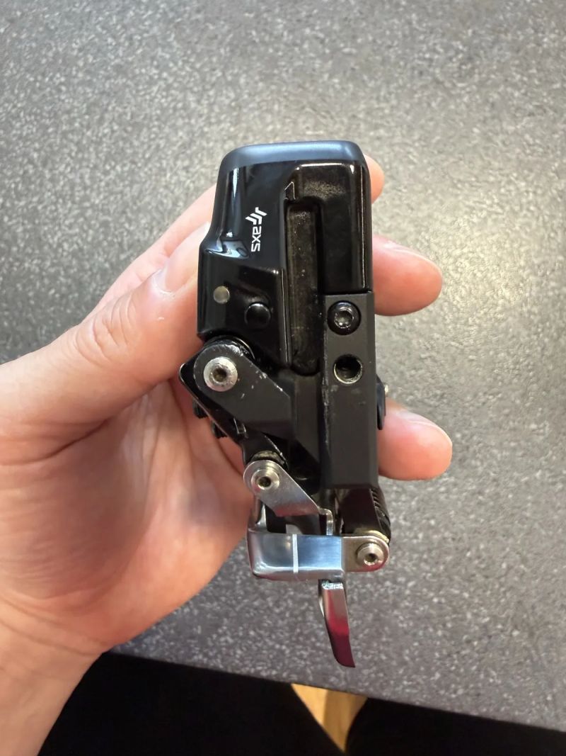 SRAM RED eTap AXS přesmykač 2×12 – vadný / na díly