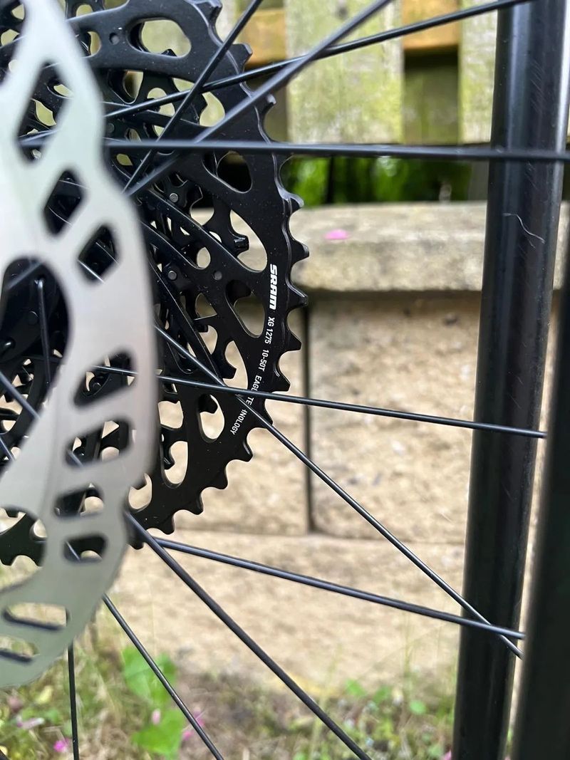 SRAM GX AXS komplet + Nová 29" kola Race Face/DT Swiss