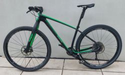 Horské karbonové kolo 29" -MTB, osazeno sadou Shimano XT- M8000.