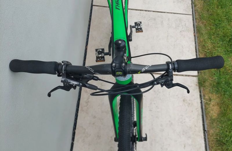 Horské karbonové kolo 29" -MTB, osazeno sadou Shimano XT- M8000.