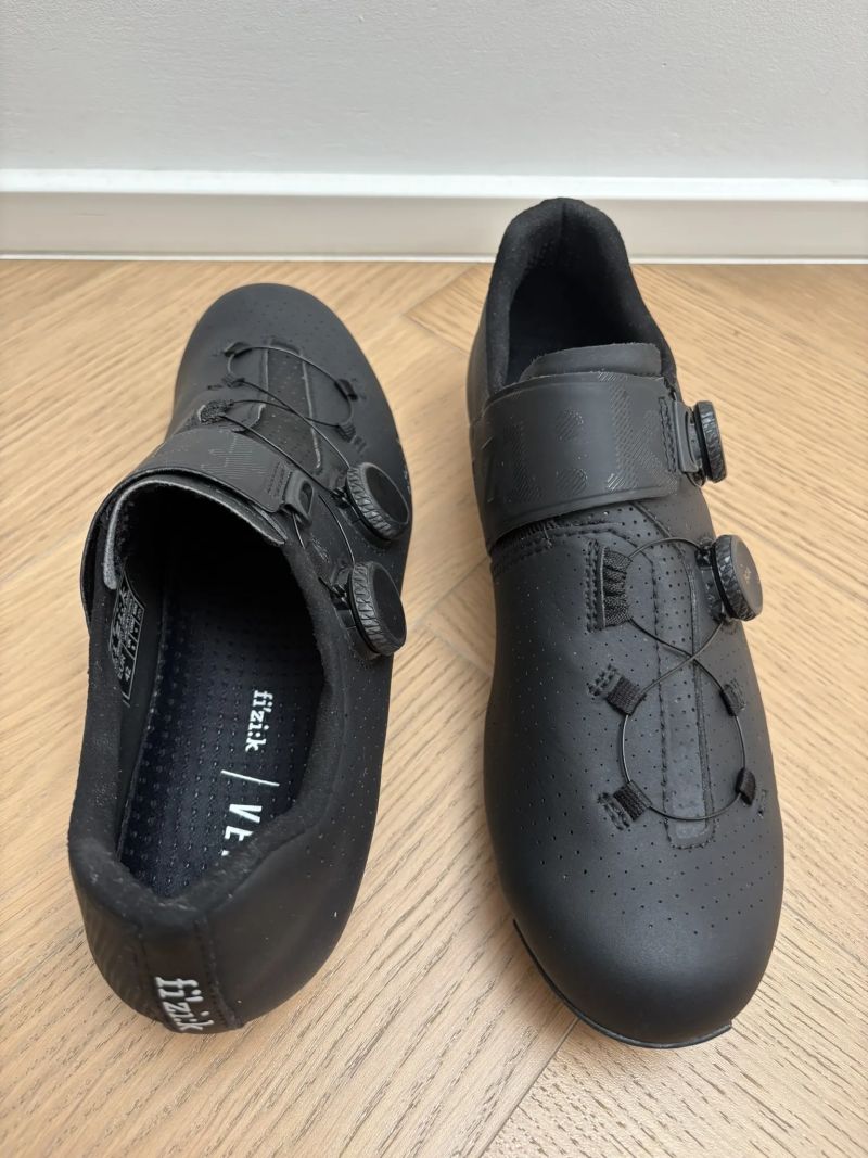 Tretry Fizik Vento Infinito Carbon 2 Silniční 42 black Unisex