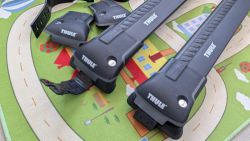 Prodám prémiové střešní příčníky Thule WingBar Edge Black (9582B)