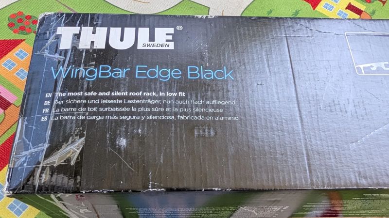 Prodám prémiové střešní příčníky Thule WingBar Edge Black (9582B)
