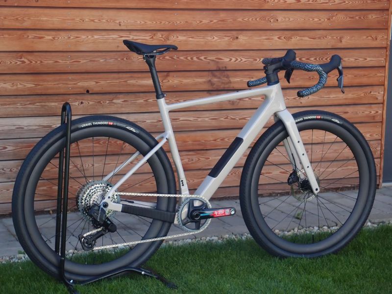 Carbon Gravel Custom 2026, Sram Rival E1 Xplr AXS 1x13, M/L (175-185cm), 8,3 kg