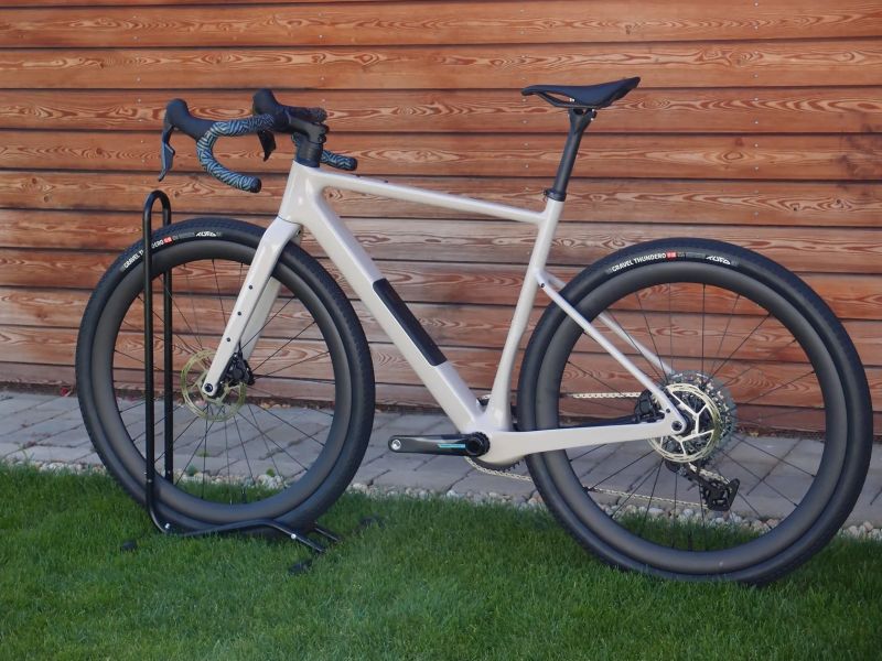Carbon Gravel Custom 2026, Sram Rival E1 Xplr AXS 1x13, M/L (175-185cm), 8,3 kg