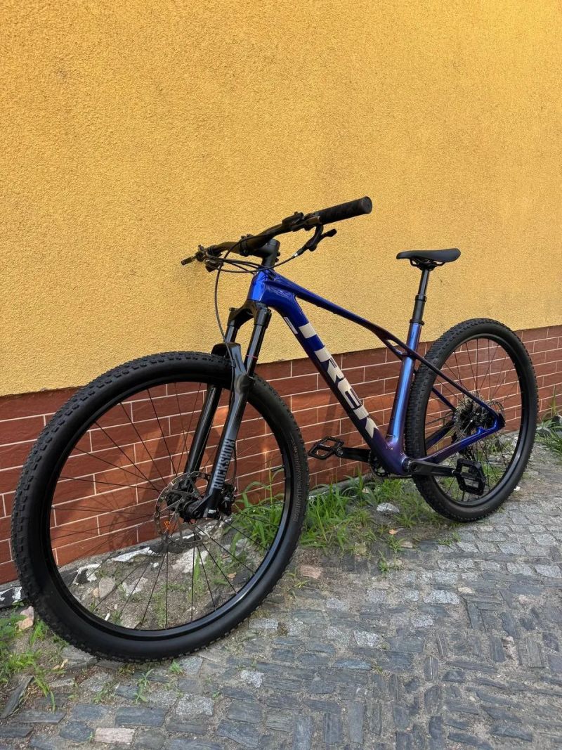 Trek Procaliber 9.5 Gen3 Hex Blue Carbon Horské kolo